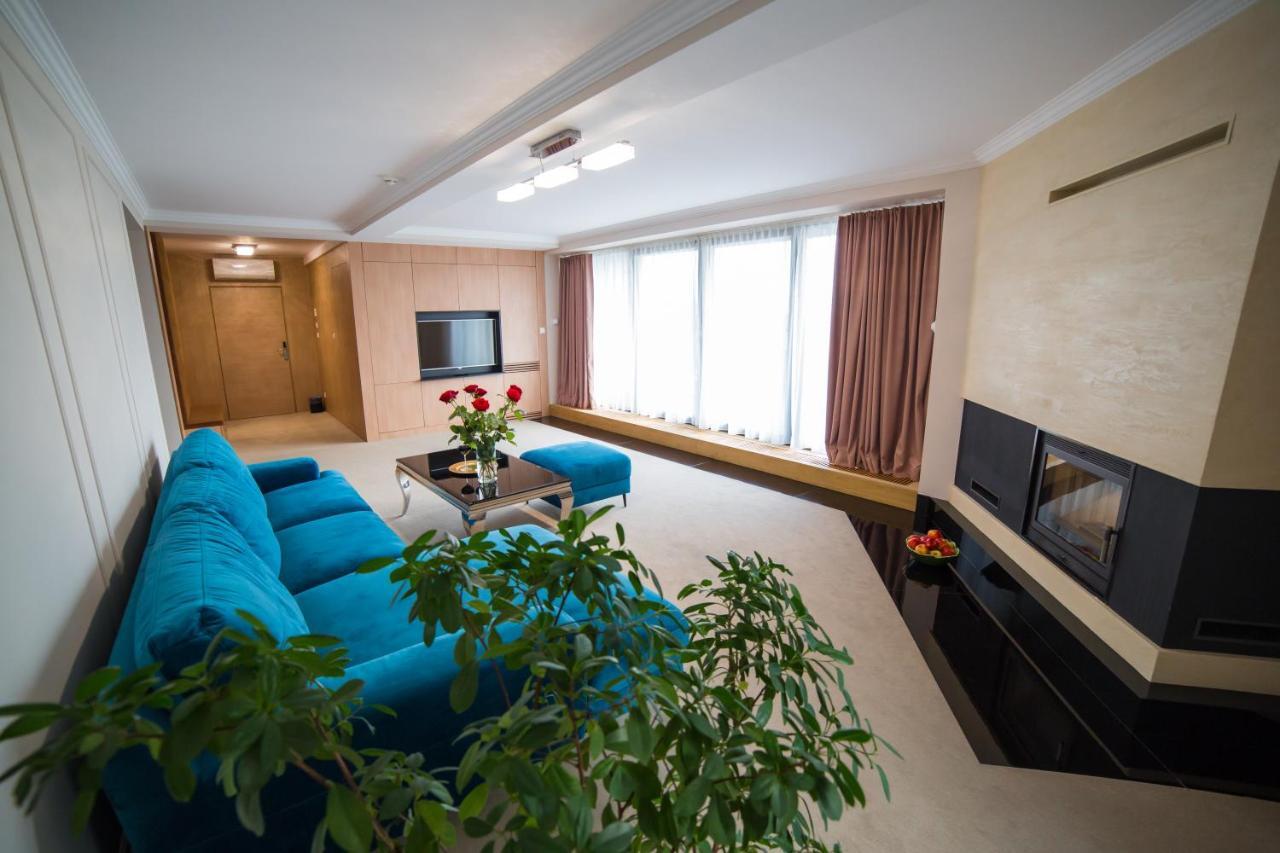 Hotel Avangarda Rozan
